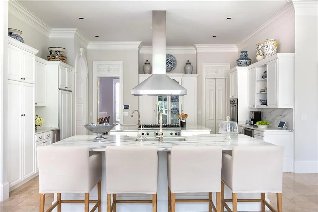 4670 Northside Drive, Atlanta, Georgia 30327, 6 Bedrooms Bedrooms, ,6 BathroomsBathrooms,Residential,Sold,4670 Northside Drive,7085822