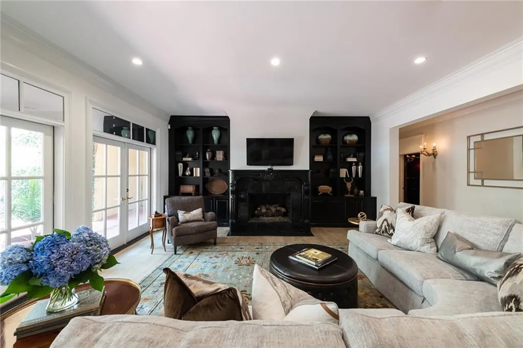 4670 Northside Drive, Atlanta, Georgia 30327, 6 Bedrooms Bedrooms, ,6 BathroomsBathrooms,Residential,Sold,4670 Northside Drive,7085822