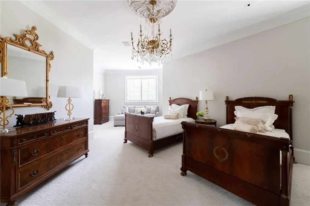 4670 Northside Drive, Atlanta, Georgia 30327, 6 Bedrooms Bedrooms, ,6 BathroomsBathrooms,Residential,Sold,4670 Northside Drive,7085822