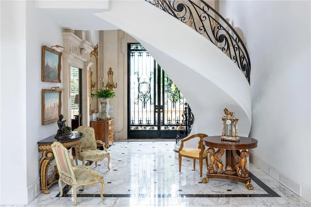 4670 Northside Drive, Atlanta, Georgia 30327, 6 Bedrooms Bedrooms, ,6 BathroomsBathrooms,Residential,Sold,4670 Northside Drive,7085822