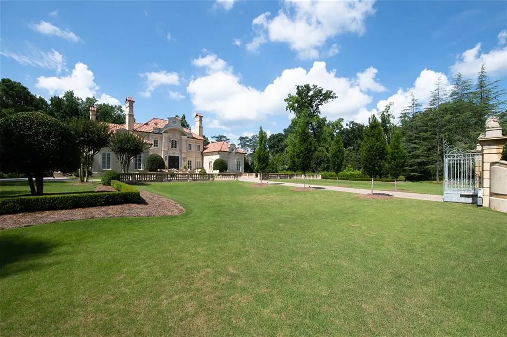 4670 Northside Drive, Atlanta, Georgia 30327, 6 Bedrooms Bedrooms, ,6 BathroomsBathrooms,Residential,Sold,4670 Northside Drive,7085822