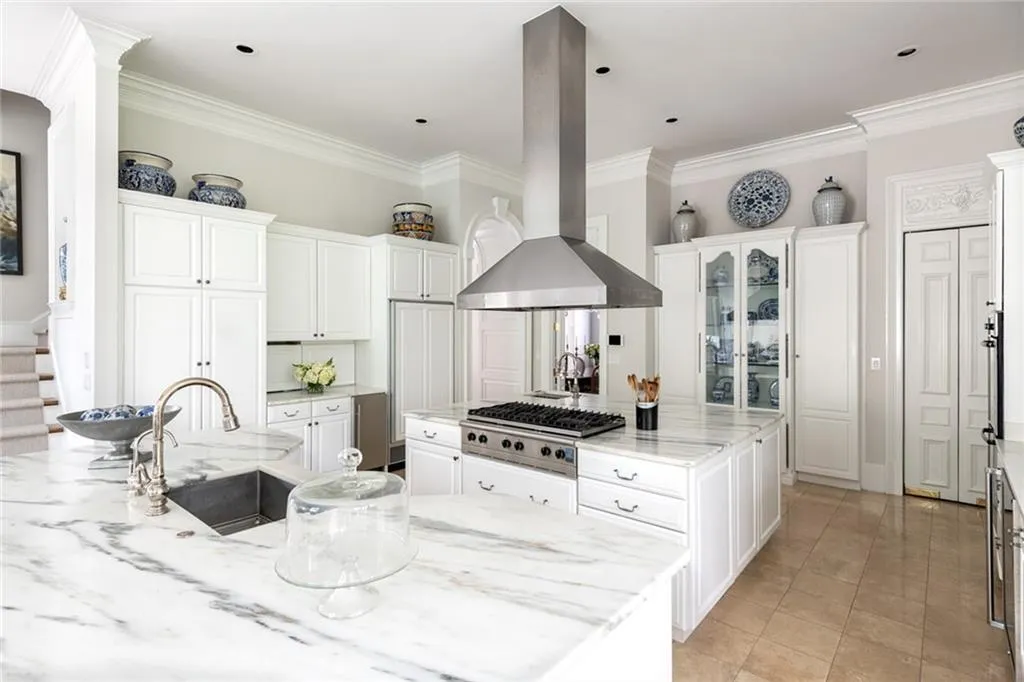 4670 Northside Drive, Atlanta, Georgia 30327, 6 Bedrooms Bedrooms, ,6 BathroomsBathrooms,Residential,Sold,4670 Northside Drive,7085822