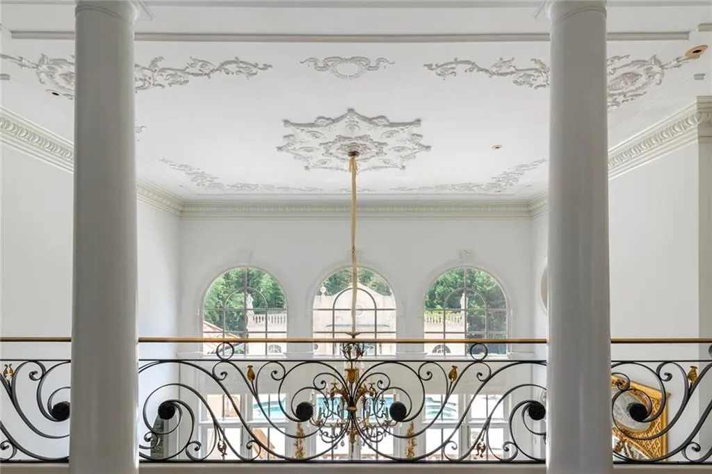 4670 Northside Drive, Atlanta, Georgia 30327, 6 Bedrooms Bedrooms, ,6 BathroomsBathrooms,Residential,Sold,4670 Northside Drive,7085822