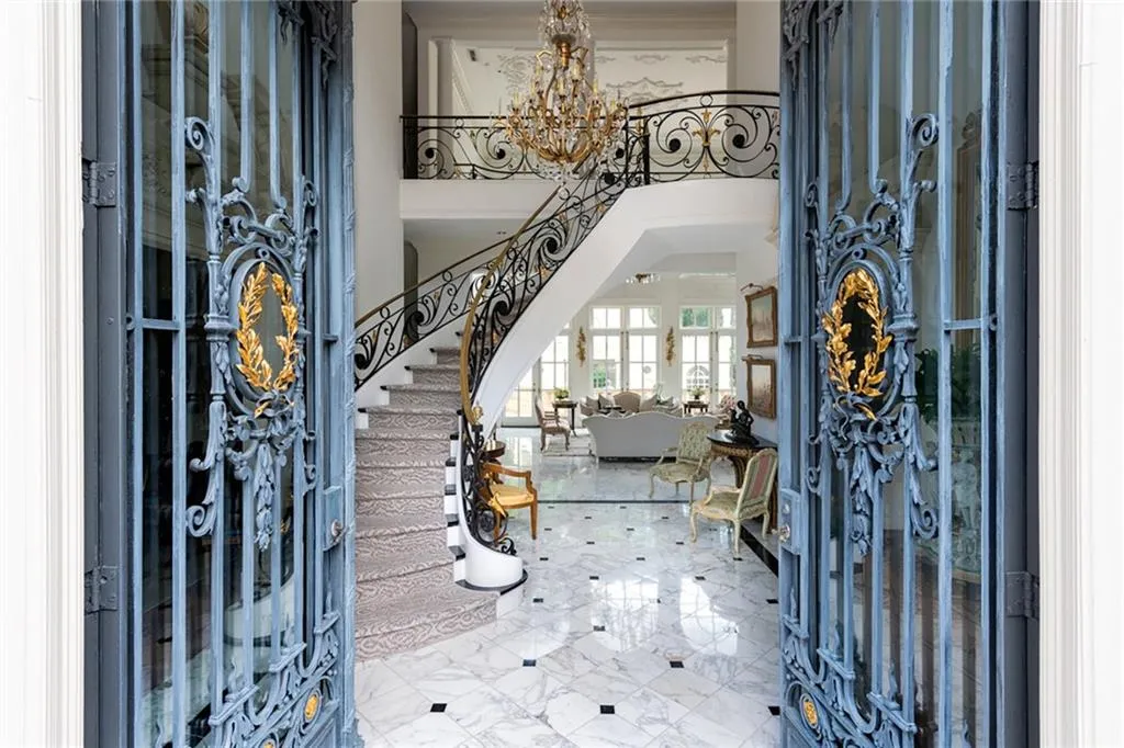 4670 Northside Drive, Atlanta, Georgia 30327, 6 Bedrooms Bedrooms, ,6 BathroomsBathrooms,Residential,Sold,4670 Northside Drive,7085822