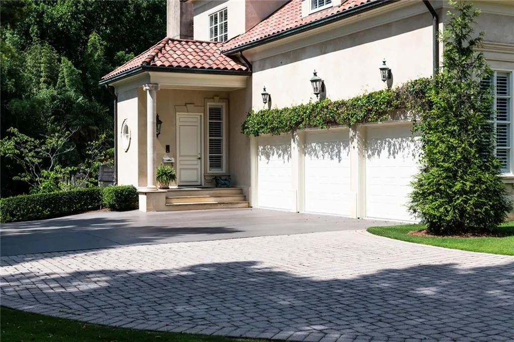 4670 Northside Drive, Atlanta, Georgia 30327, 6 Bedrooms Bedrooms, ,6 BathroomsBathrooms,Residential,Sold,4670 Northside Drive,7085822