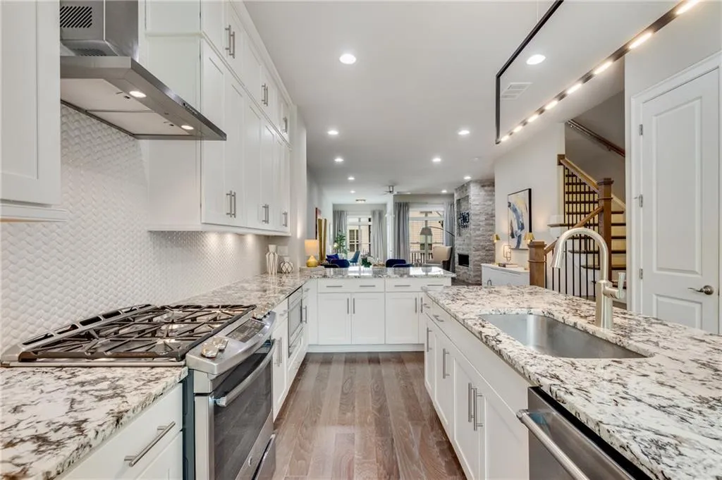 4232 Deming Circle, Atlanta, Georgia 30342, 3 Bedrooms Bedrooms, ,3 BathroomsBathrooms,Residential,Sold,4232 Deming Circle,7250516