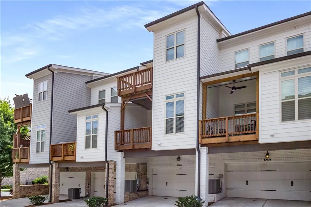 4232 Deming Circle, Atlanta, Georgia 30342, 3 Bedrooms Bedrooms, ,3 BathroomsBathrooms,Residential,Sold,4232 Deming Circle,7250516