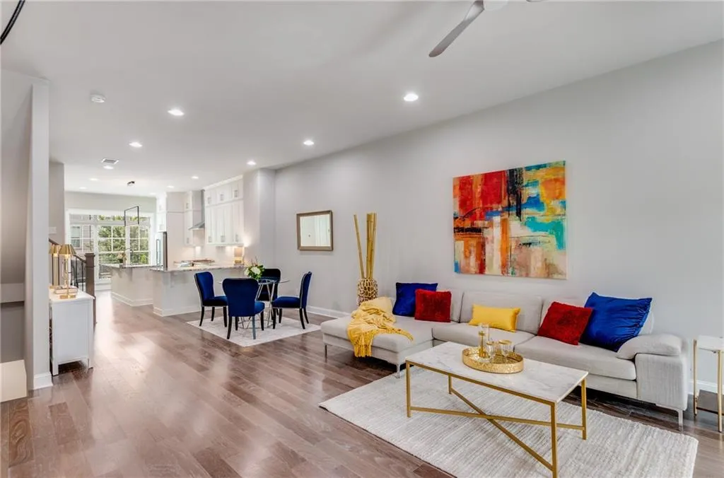 4232 Deming Circle, Atlanta, Georgia 30342, 3 Bedrooms Bedrooms, ,3 BathroomsBathrooms,Residential,Sold,4232 Deming Circle,7250516