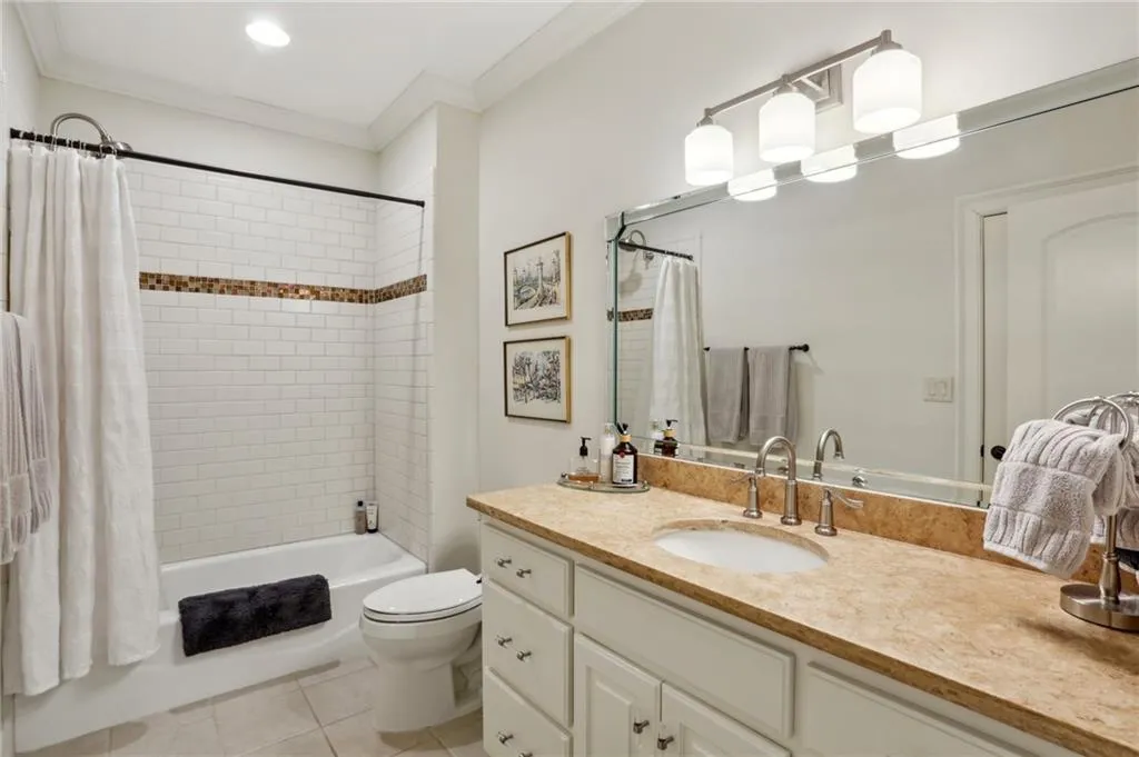 710 E Northway Lane, Atlanta, Georgia 30342, 6 Bedrooms Bedrooms, ,5 BathroomsBathrooms,Residential,Sold,710 E Northway Lane,7550813