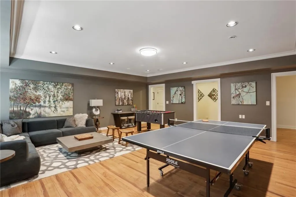 710 E Northway Lane, Atlanta, Georgia 30342, 6 Bedrooms Bedrooms, ,5 BathroomsBathrooms,Residential,Sold,710 E Northway Lane,7550813