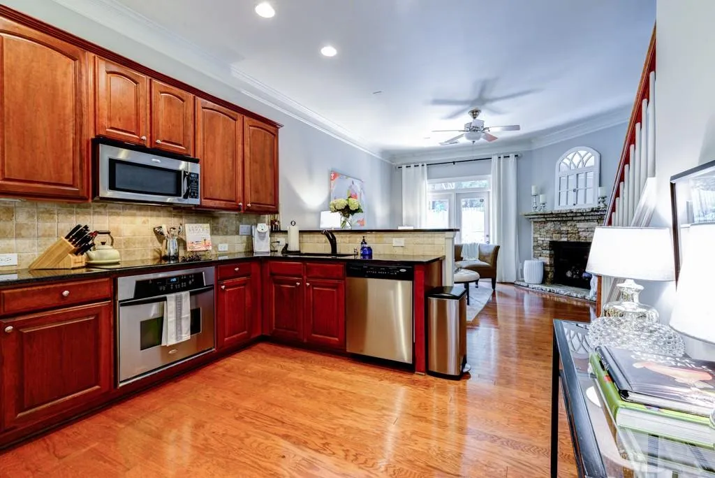 1960 Cobblestone Circle, Brookhaven, Georgia 30319, 3 Bedrooms Bedrooms, ,3 BathroomsBathrooms,Residential,Sold,1960 Cobblestone Circle,5764247
