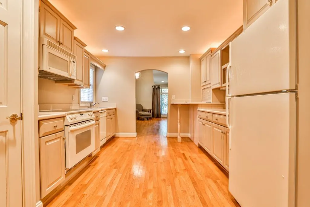 8330 Hewlett Road, Sandy Springs, Georgia 30350, 6 Bedrooms Bedrooms, ,6 BathroomsBathrooms,Residential,Sold,8330 Hewlett Road,6919879