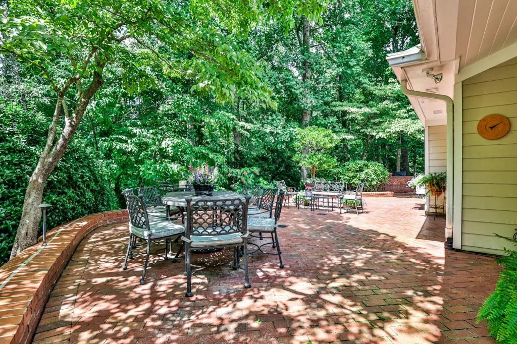 8330 Hewlett Road, Sandy Springs, Georgia 30350, 6 Bedrooms Bedrooms, ,6 BathroomsBathrooms,Residential,Sold,8330 Hewlett Road,6919879