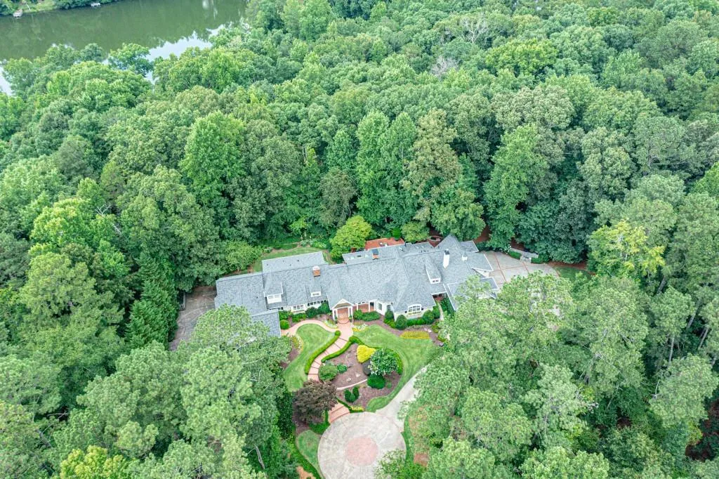 8330 Hewlett Road, Sandy Springs, Georgia 30350, 6 Bedrooms Bedrooms, ,6 BathroomsBathrooms,Residential,Sold,8330 Hewlett Road,6919879