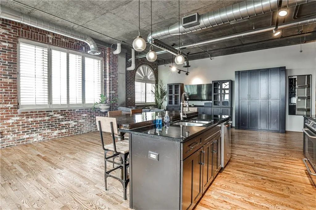 3180 Mathieson Drive Ne Unit 806, Atlanta, Georgia 30305, 1 Bedroom Bedrooms, ,2 BathroomsBathrooms,Residential,For Sale,3180 Mathieson Drive Ne Unit 806,7539600