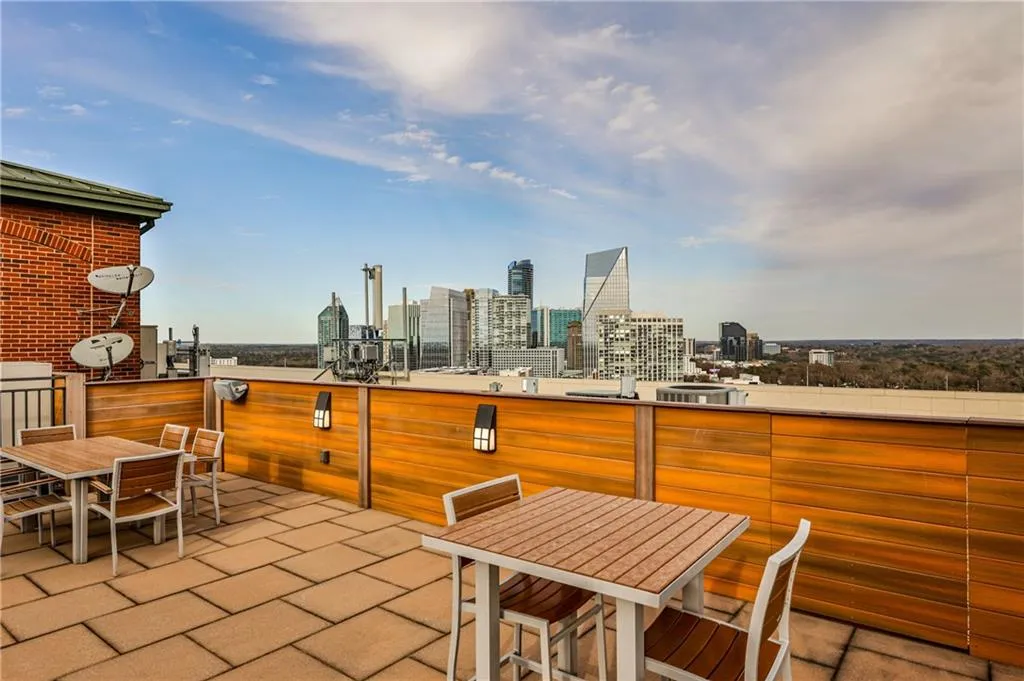 3180 Mathieson Drive Ne Unit 806, Atlanta, Georgia 30305, 1 Bedroom Bedrooms, ,2 BathroomsBathrooms,Residential,For Sale,3180 Mathieson Drive Ne Unit 806,7539600