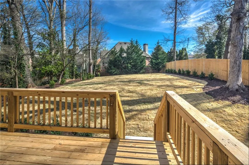 15 Long Island Place, Sandy Springs, Georgia 30328, 6 Bedrooms Bedrooms, ,5 BathroomsBathrooms,Residential,Sold,15 Long Island Place,5699255