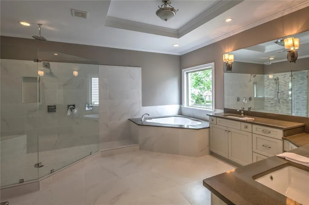 15 Long Island Place, Sandy Springs, Georgia 30328, 6 Bedrooms Bedrooms, ,5 BathroomsBathrooms,Residential,Sold,15 Long Island Place,5699255