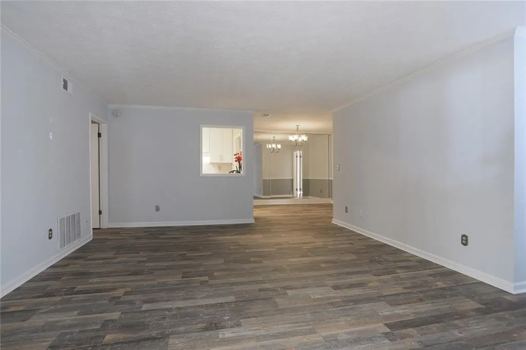 408 Natchez Trace, Sandy Springs, Georgia 30350, 2 Bedrooms Bedrooms, ,2 BathroomsBathrooms,Residential,Sold,408 Natchez Trace,5781329