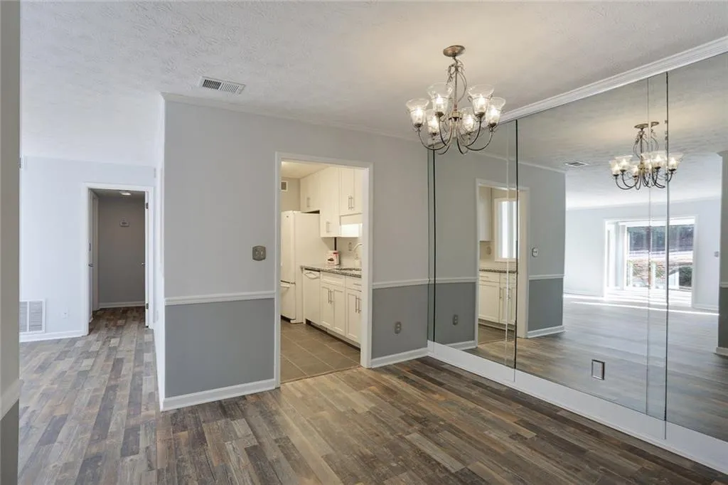 408 Natchez Trace, Sandy Springs, Georgia 30350, 2 Bedrooms Bedrooms, ,2 BathroomsBathrooms,Residential,Sold,408 Natchez Trace,5781329