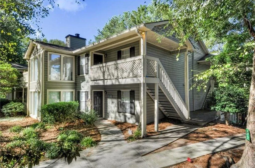 408 Natchez Trace, Sandy Springs, Georgia 30350, 2 Bedrooms Bedrooms, ,2 BathroomsBathrooms,Residential,Sold,408 Natchez Trace,5781329
