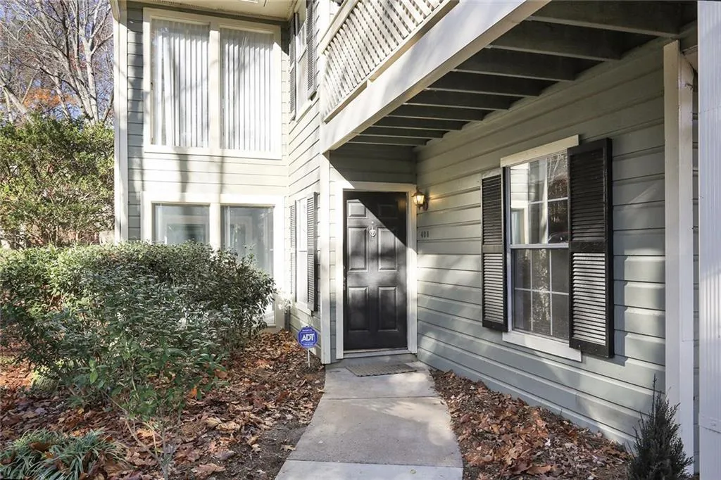 408 Natchez Trace, Sandy Springs, Georgia 30350, 2 Bedrooms Bedrooms, ,2 BathroomsBathrooms,Residential,Sold,408 Natchez Trace,5781329