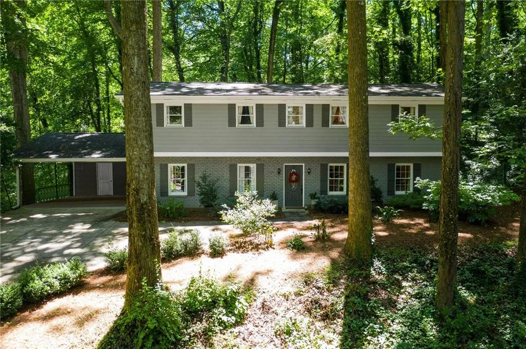 5655 Colton Drive, Sandy Springs, Georgia 30342, 3 Bedrooms Bedrooms, ,3 BathroomsBathrooms,Residential,Sold,5655 Colton Drive,6737038