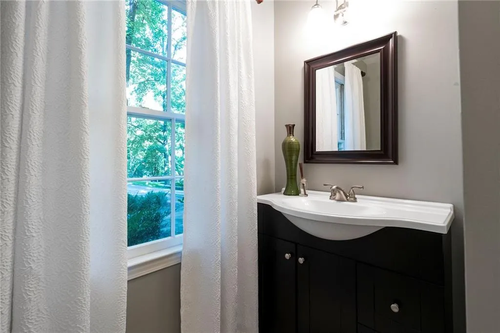 5655 Colton Drive, Sandy Springs, Georgia 30342, 3 Bedrooms Bedrooms, ,3 BathroomsBathrooms,Residential,Sold,5655 Colton Drive,6737038