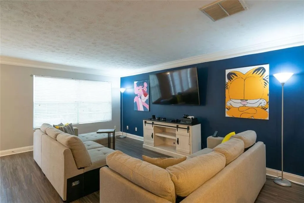 6980 Roswell Road Unit C6, Atlanta, Georgia 30328, 2 Bedrooms Bedrooms, ,1 BathroomBathrooms,Residential,Sold,6980 Roswell Road Unit C6,6965882