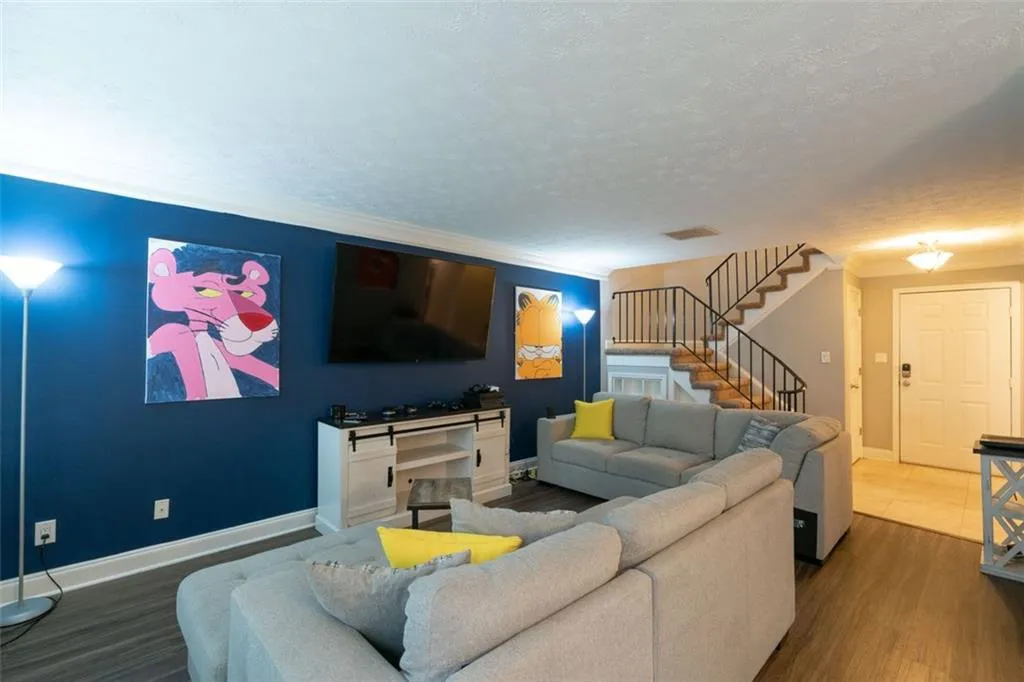 6980 Roswell Road Unit C6, Atlanta, Georgia 30328, 2 Bedrooms Bedrooms, ,1 BathroomBathrooms,Residential,Sold,6980 Roswell Road Unit C6,6965882