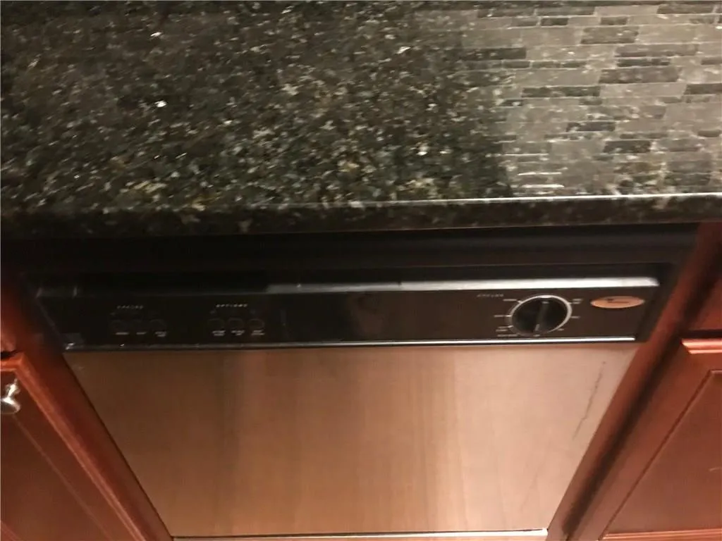 5095 Roswell Road Unit 207, Atlanta, Georgia 30342, 2 Bedrooms Bedrooms, ,2 BathroomsBathrooms,Residential,Sold,5095 Roswell Road Unit 207,6086371
