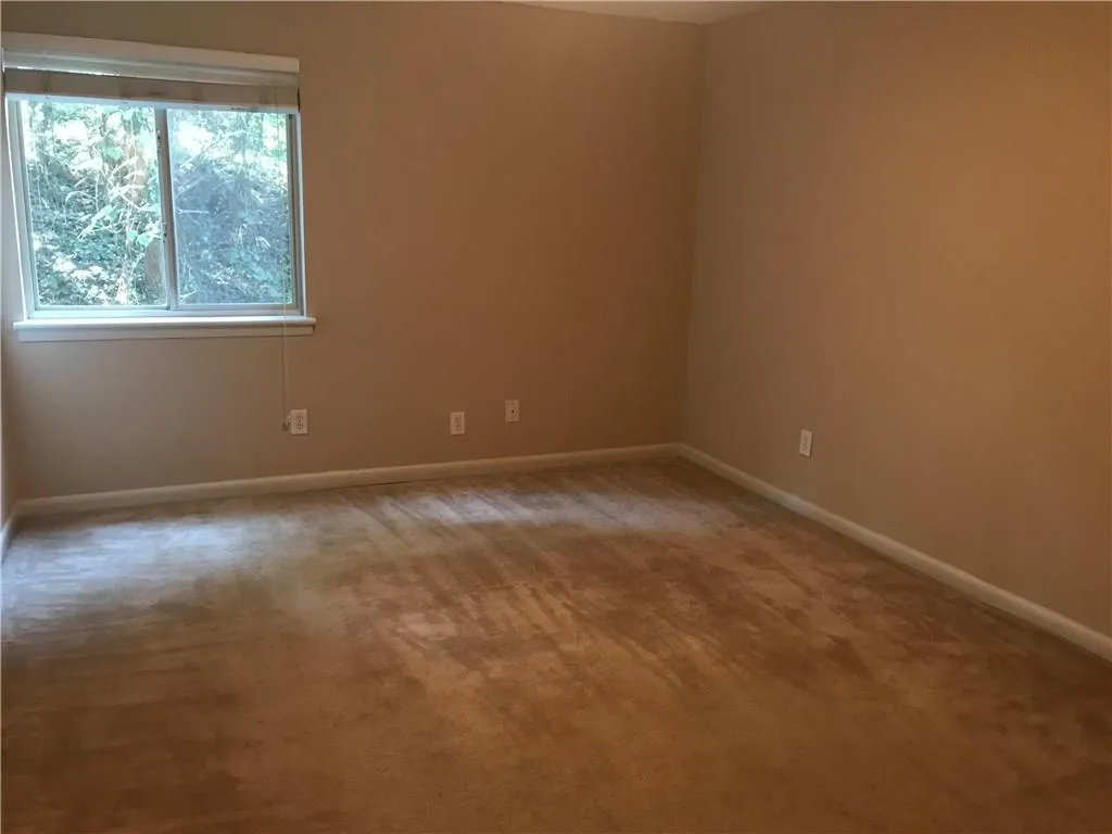 5095 Roswell Road Unit 207, Atlanta, Georgia 30342, 2 Bedrooms Bedrooms, ,2 BathroomsBathrooms,Residential,Sold,5095 Roswell Road Unit 207,6086371