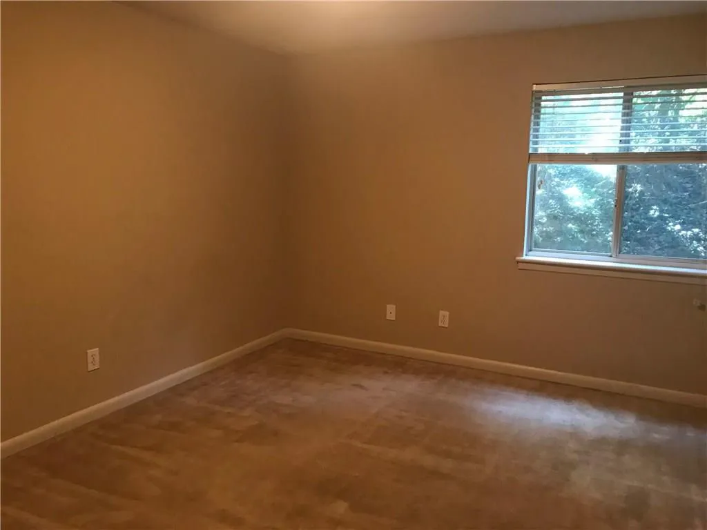 5095 Roswell Road Unit 207, Atlanta, Georgia 30342, 2 Bedrooms Bedrooms, ,2 BathroomsBathrooms,Residential,Sold,5095 Roswell Road Unit 207,6086371