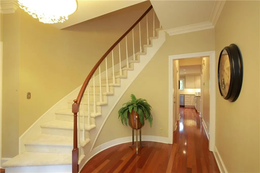 700 Schooner Circle, Sandy Springs, Georgia 30328, 5 Bedrooms Bedrooms, ,2 BathroomsBathrooms,Residential,Sold,700 Schooner Circle,5848995
