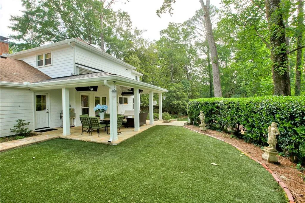 700 Schooner Circle, Sandy Springs, Georgia 30328, 5 Bedrooms Bedrooms, ,2 BathroomsBathrooms,Residential,Sold,700 Schooner Circle,5848995