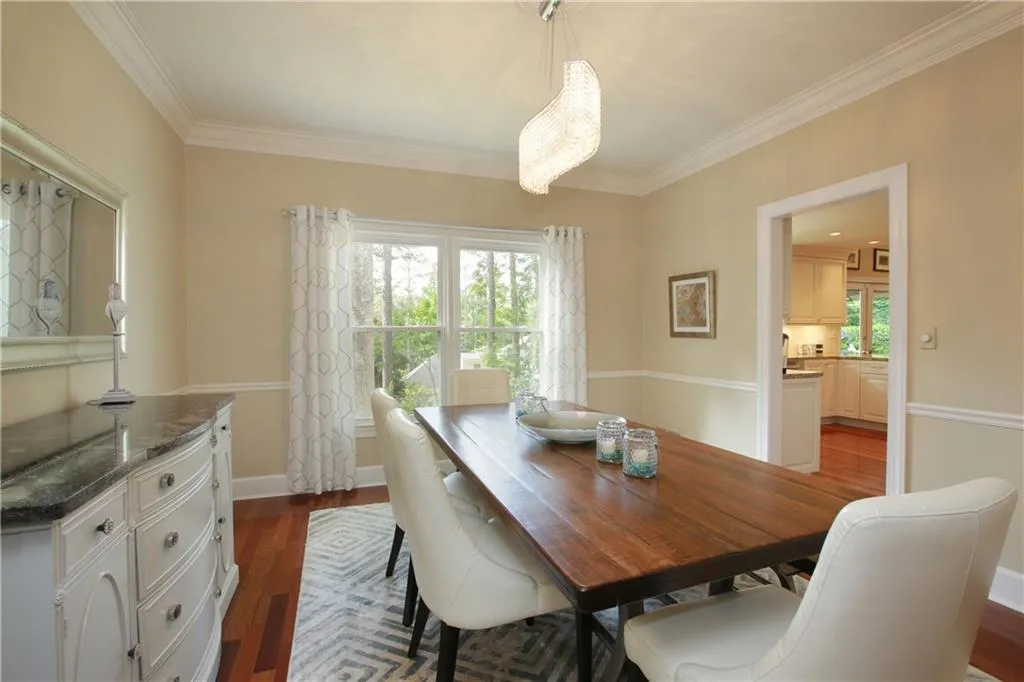 700 Schooner Circle, Sandy Springs, Georgia 30328, 5 Bedrooms Bedrooms, ,2 BathroomsBathrooms,Residential,Sold,700 Schooner Circle,5848995