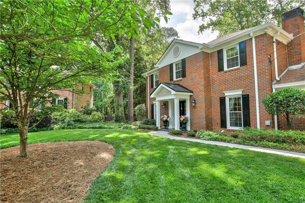 700 Schooner Circle, Sandy Springs, Georgia 30328, 5 Bedrooms Bedrooms, ,2 BathroomsBathrooms,Residential,Sold,700 Schooner Circle,5848995