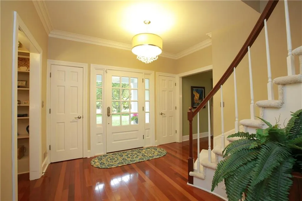 700 Schooner Circle, Sandy Springs, Georgia 30328, 5 Bedrooms Bedrooms, ,2 BathroomsBathrooms,Residential,Sold,700 Schooner Circle,5848995