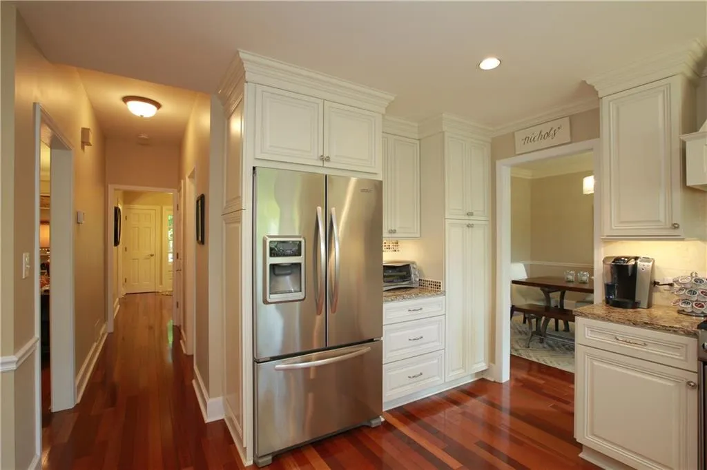 700 Schooner Circle, Sandy Springs, Georgia 30328, 5 Bedrooms Bedrooms, ,2 BathroomsBathrooms,Residential,Sold,700 Schooner Circle,5848995