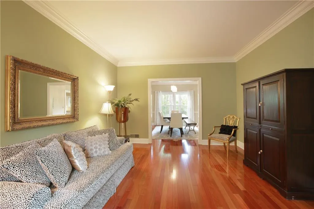 700 Schooner Circle, Sandy Springs, Georgia 30328, 5 Bedrooms Bedrooms, ,2 BathroomsBathrooms,Residential,Sold,700 Schooner Circle,5848995
