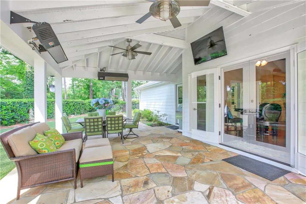 700 Schooner Circle, Sandy Springs, Georgia 30328, 5 Bedrooms Bedrooms, ,2 BathroomsBathrooms,Residential,Sold,700 Schooner Circle,5848995