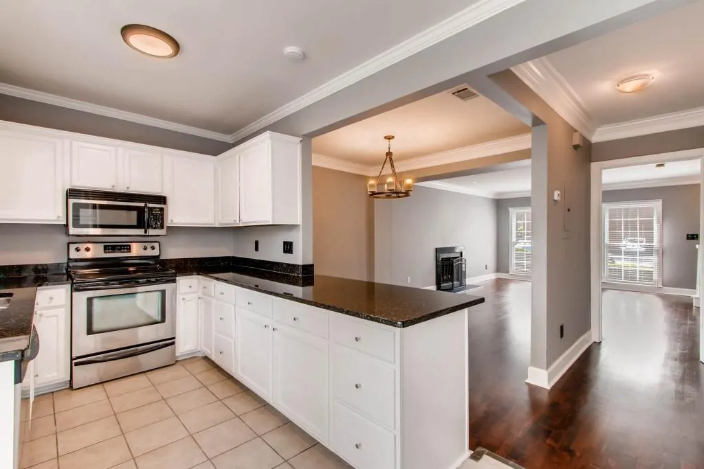 124 Mount Vernon Circle, Sandy Springs, Georgia 30338, 2 Bedrooms Bedrooms, ,2 BathroomsBathrooms,Residential,Sold,124 Mount Vernon Circle,6035756