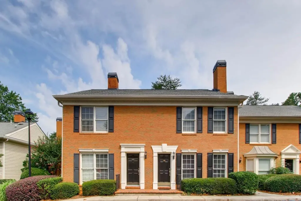 124 Mount Vernon Circle, Sandy Springs, Georgia 30338, 2 Bedrooms Bedrooms, ,2 BathroomsBathrooms,Residential,Sold,124 Mount Vernon Circle,6035756