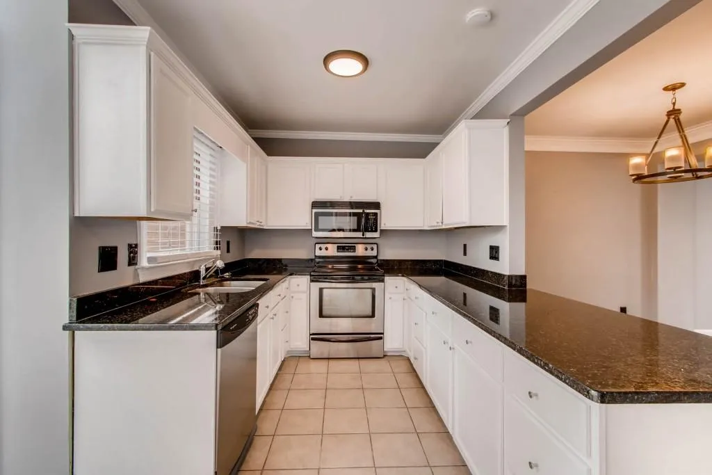 124 Mount Vernon Circle, Sandy Springs, Georgia 30338, 2 Bedrooms Bedrooms, ,2 BathroomsBathrooms,Residential,Sold,124 Mount Vernon Circle,6035756