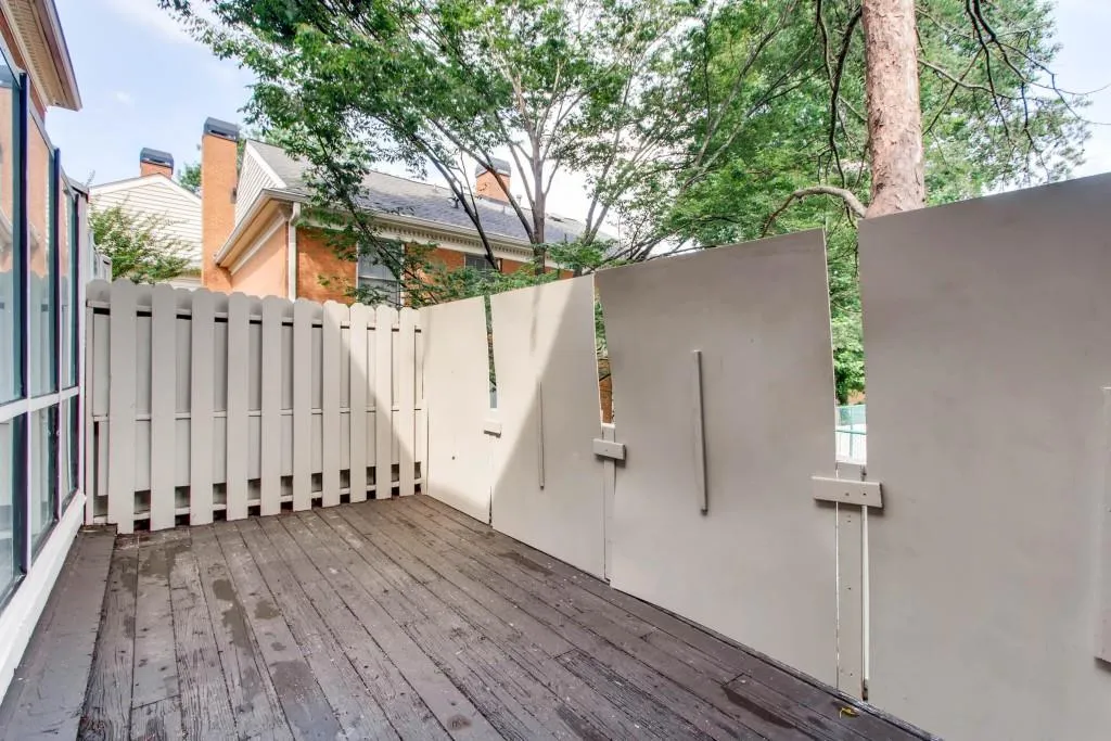 124 Mount Vernon Circle, Sandy Springs, Georgia 30338, 2 Bedrooms Bedrooms, ,2 BathroomsBathrooms,Residential,Sold,124 Mount Vernon Circle,6035756