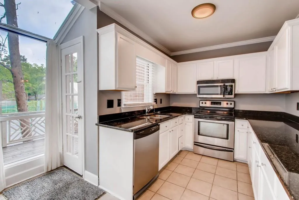 124 Mount Vernon Circle, Sandy Springs, Georgia 30338, 2 Bedrooms Bedrooms, ,2 BathroomsBathrooms,Residential,Sold,124 Mount Vernon Circle,6035756