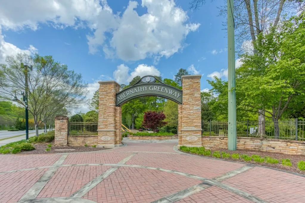 390 W Spalding Drive, Sandy Springs, Georgia 30328, 4 Bedrooms Bedrooms, ,4 BathroomsBathrooms,Residential,For Sale,390 W Spalding Drive,7619896