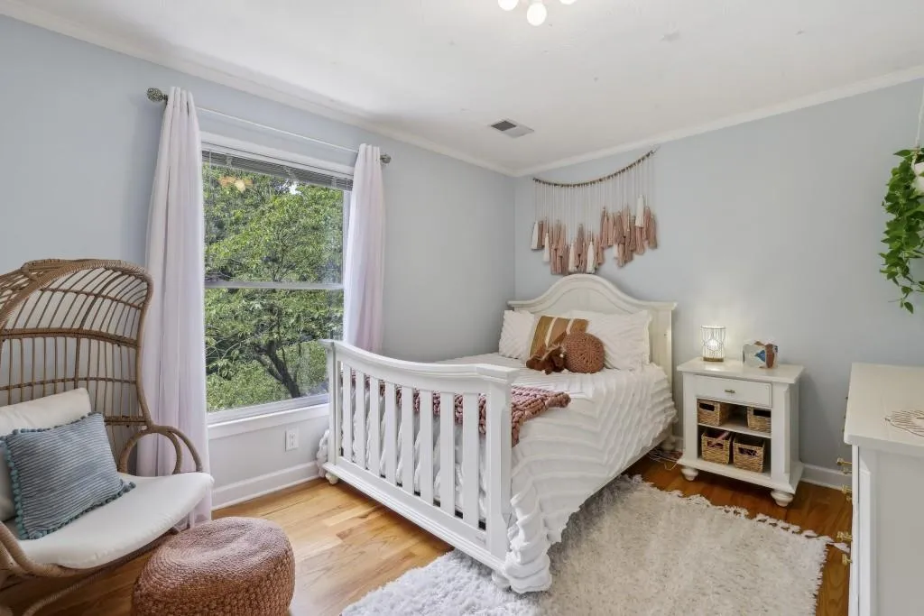 390 W Spalding Drive, Sandy Springs, Georgia 30328, 4 Bedrooms Bedrooms, ,4 BathroomsBathrooms,Residential,For Sale,390 W Spalding Drive,7619896