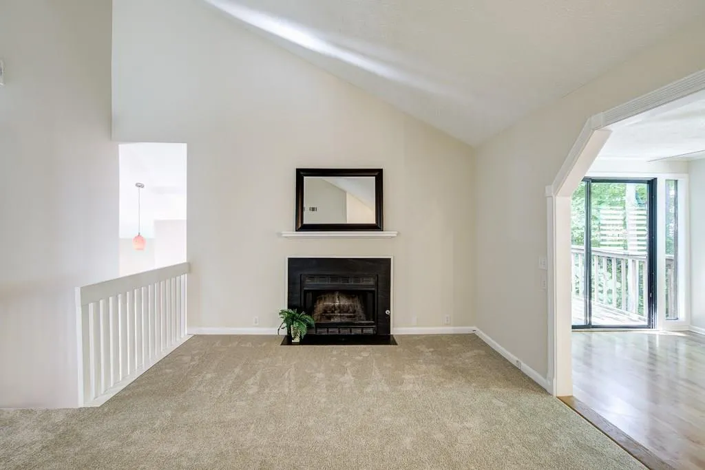 51 Dunwoody Springs Drive, Sandy Springs, Georgia 30328, 3 Bedrooms Bedrooms, ,2 BathroomsBathrooms,Residential,Sold,51 Dunwoody Springs Drive,6032245