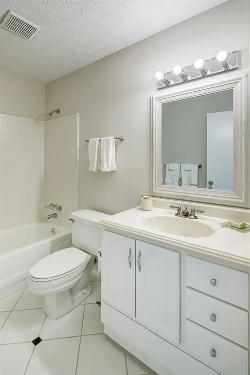 51 Dunwoody Springs Drive, Sandy Springs, Georgia 30328, 3 Bedrooms Bedrooms, ,2 BathroomsBathrooms,Residential,Sold,51 Dunwoody Springs Drive,6032245